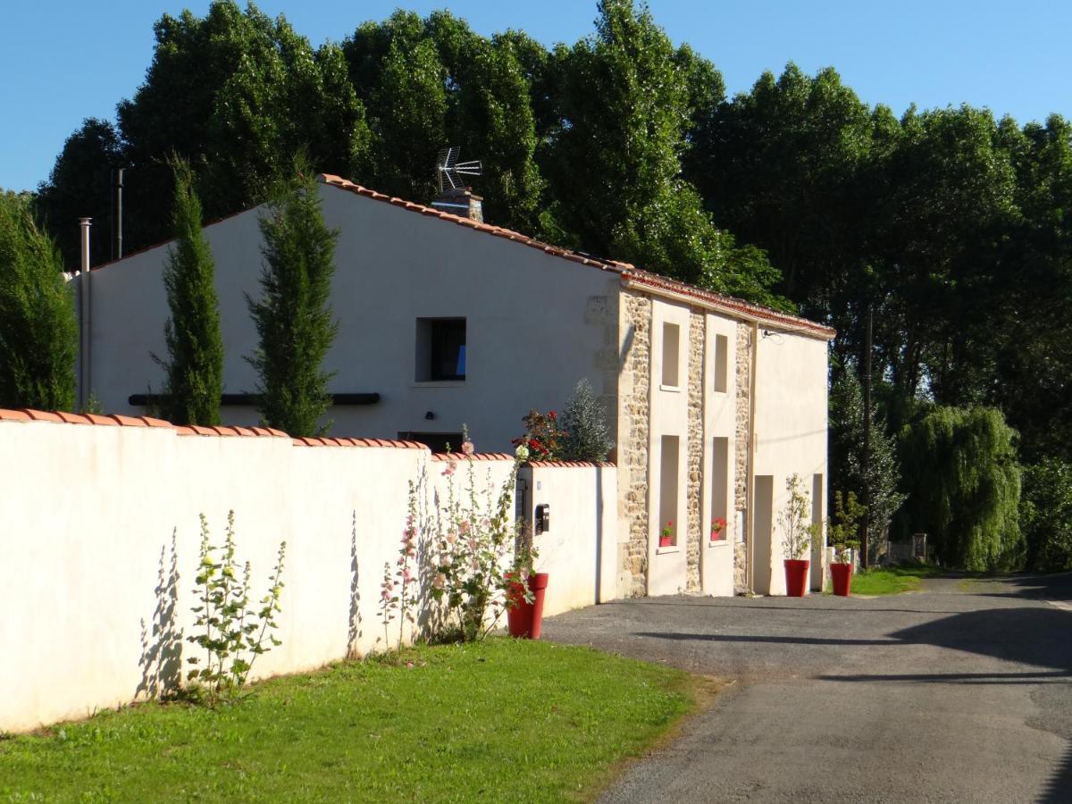 Chambres d'hôtes Les Marguerites Champdolent Exterior foto